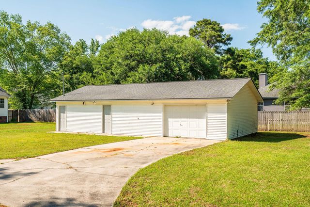 1004 Magnolia Lane, Moncks Corner, SC 29461