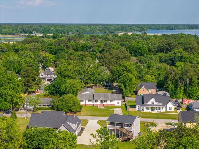 1004 Magnolia Lane, Moncks Corner, SC 29461