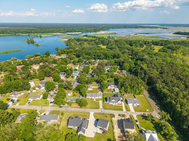 1004 Magnolia Lane, Moncks Corner, SC 29461