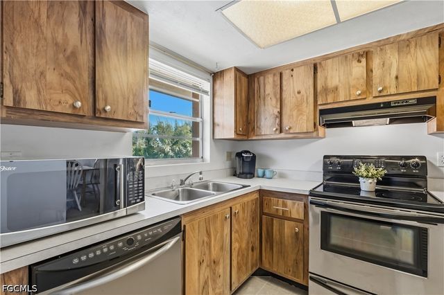 16881 Davis RD 723, Fort Myers, FL 33908