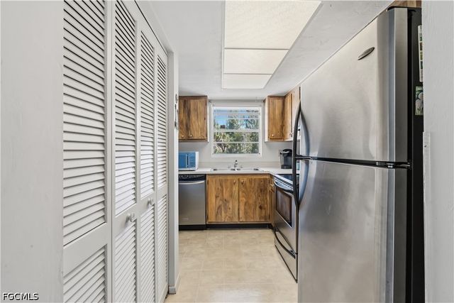 16881 Davis RD 723, Fort Myers, FL 33908