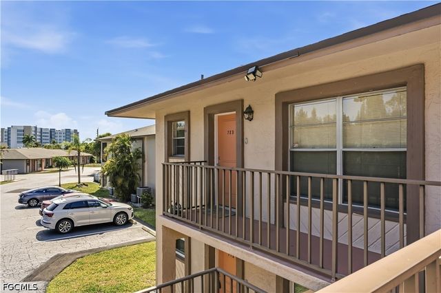 16881 Davis RD 723, Fort Myers, FL 33908