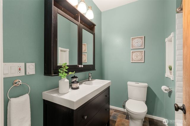 6516 41st Avenue SW, Seattle, WA 98136