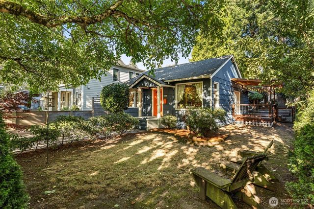 6516 41st Avenue SW, Seattle, WA 98136