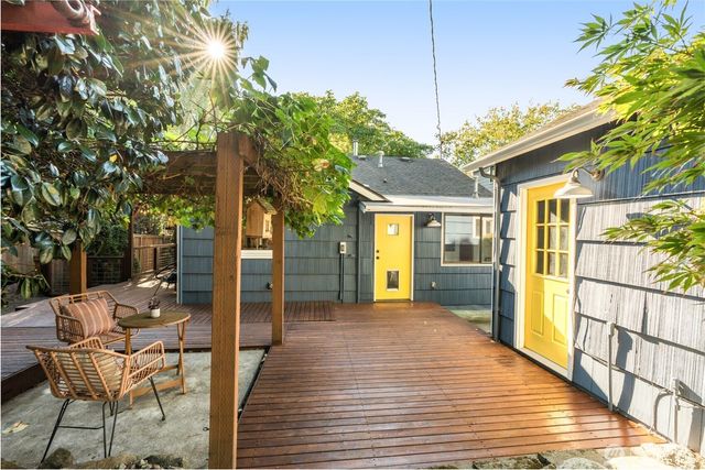 6516 41st Avenue SW, Seattle, WA 98136