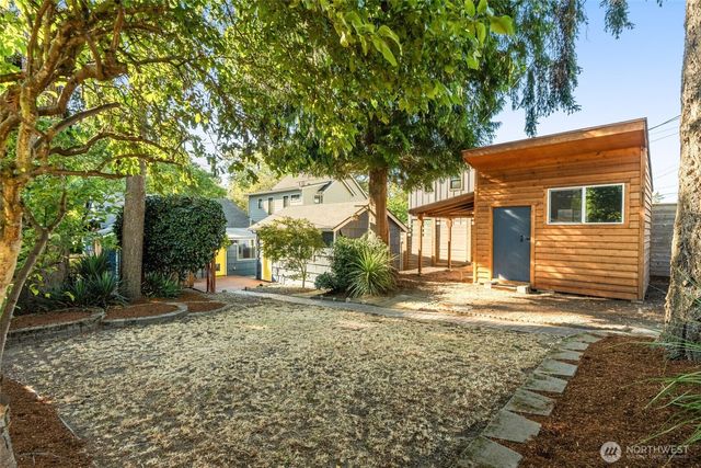 6516 41st Avenue SW, Seattle, WA 98136