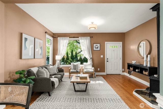 6516 41st Avenue SW, Seattle, WA 98136