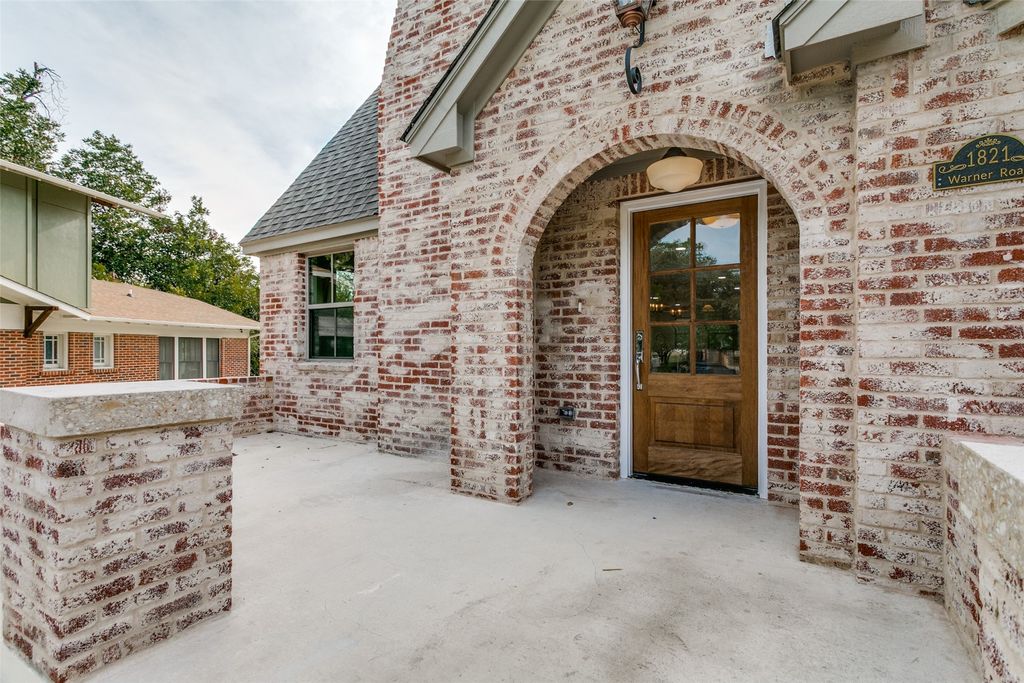 1821 Warner Road, Fort Worth, TX 76110