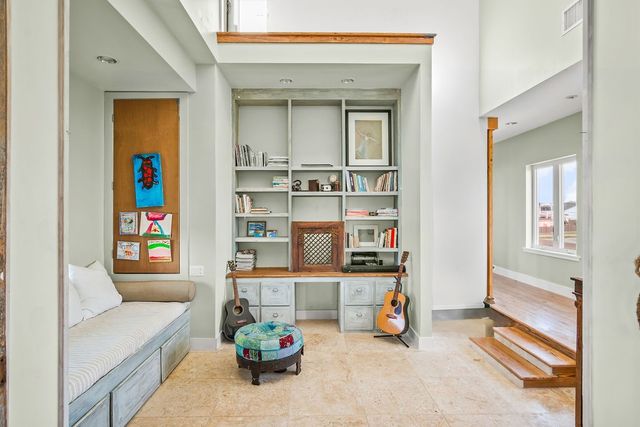 127 Twelfth St, Port Aransas, TX 78373