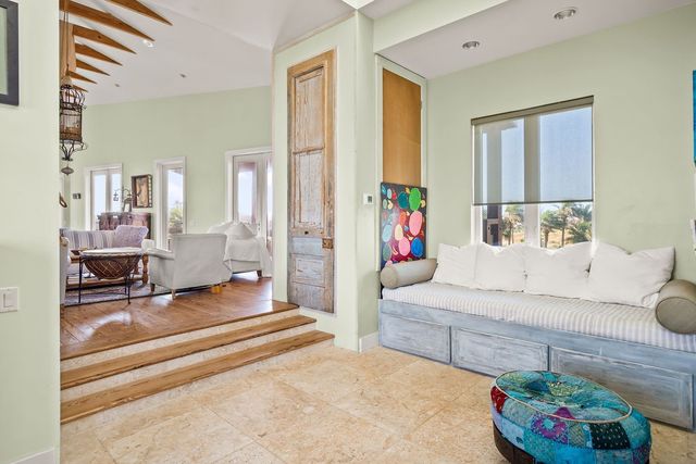 127 Twelfth St, Port Aransas, TX 78373