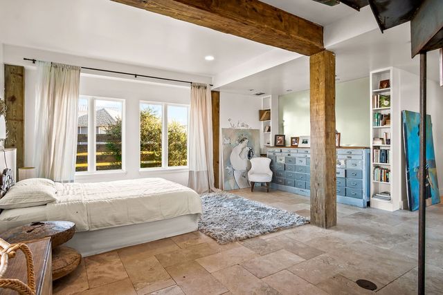 127 Twelfth St, Port Aransas, TX 78373