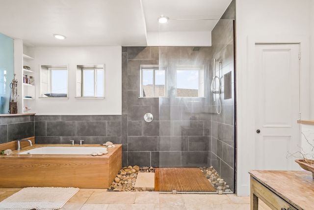 127 Twelfth St, Port Aransas, TX 78373