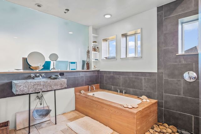 127 Twelfth St, Port Aransas, TX 78373