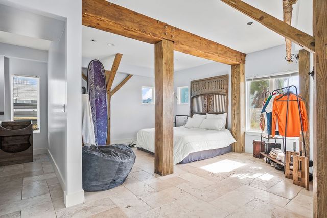 127 Twelfth St, Port Aransas, TX 78373