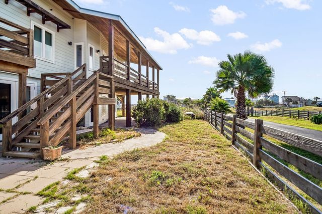 127 Twelfth St, Port Aransas, TX 78373