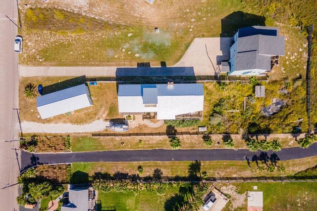 127 Twelfth St, Port Aransas, TX 78373