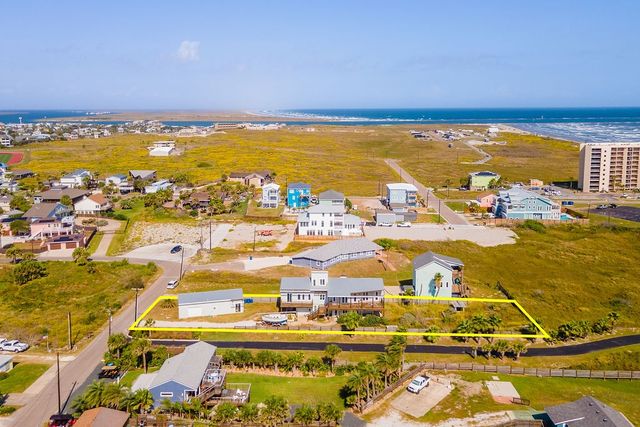 127 Twelfth St, Port Aransas, TX 78373