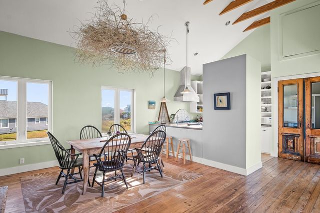 127 Twelfth St, Port Aransas, TX 78373