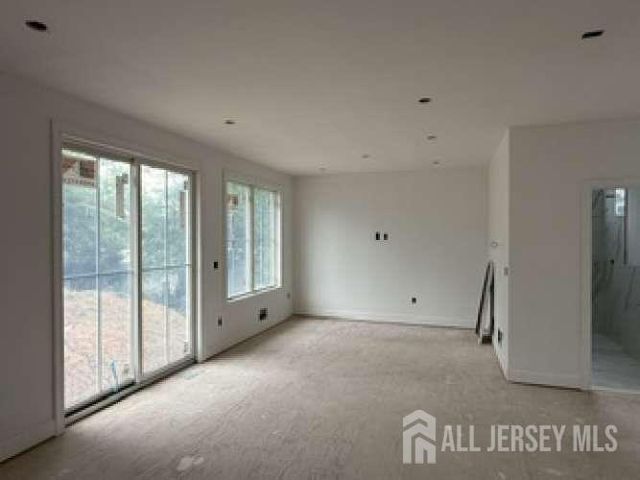 86 Essex Avenue, Metuchen, NJ 08840