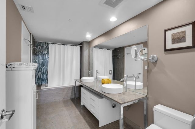 495 Brickell Ave 2909, Miami, FL 33131