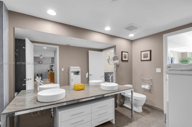 495 Brickell Ave 2909, Miami, FL 33131