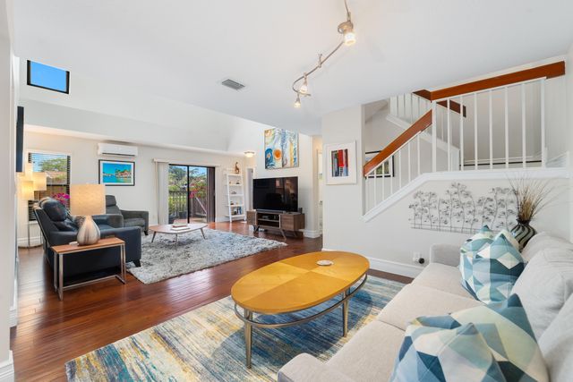 5608 Amersham Way, Boca Raton, FL 33486