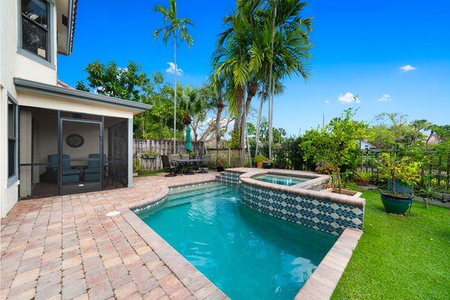 5608 Amersham Way, Boca Raton, FL 33486