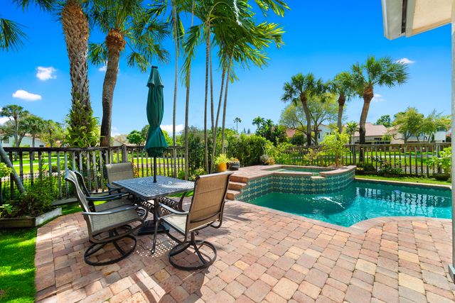 5608 Amersham Way, Boca Raton, FL 33486