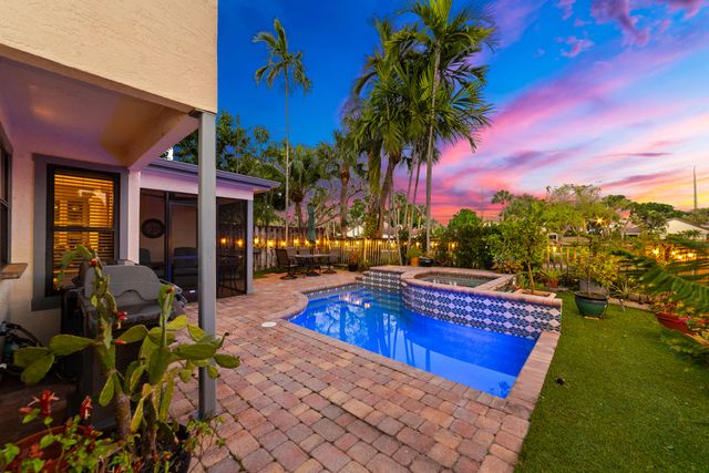 5608 Amersham Way, Boca Raton, FL 33486