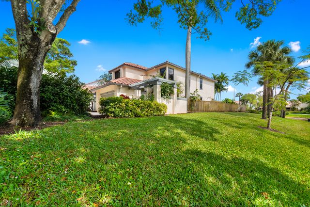 5608 Amersham Way, Boca Raton, FL 33486