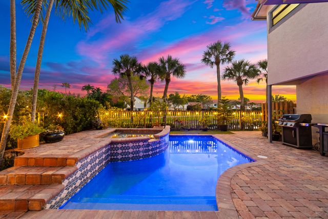 5608 Amersham Way, Boca Raton, FL 33486