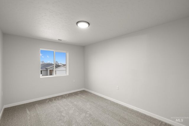 7106 E Shields Dr, Nampa, ID 83687