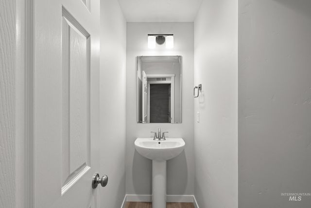 7106 E Shields Dr, Nampa, ID 83687