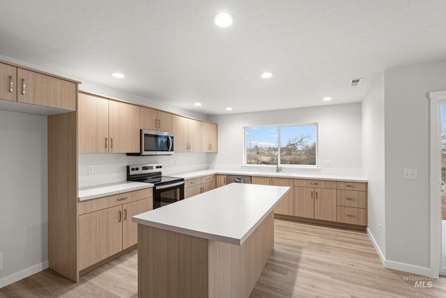 7106 E Shields Dr, Nampa, ID 83687