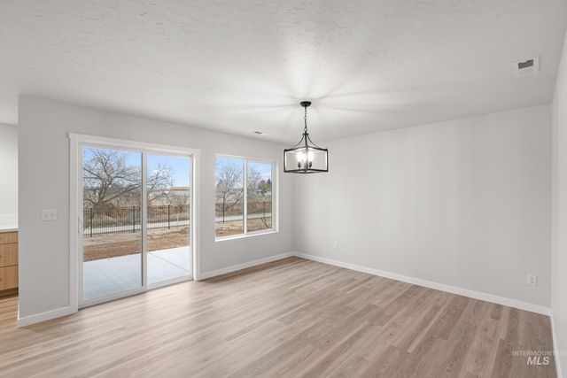 7106 E Shields Dr, Nampa, ID 83687