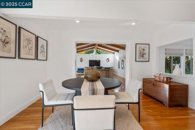 19 Valley View Dr, Orinda, CA 94563