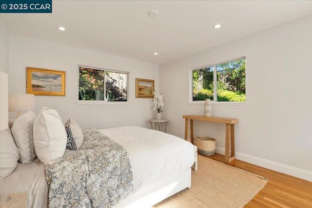 19 Valley View Dr, Orinda, CA 94563