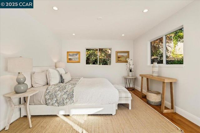 19 Valley View Dr, Orinda, CA 94563