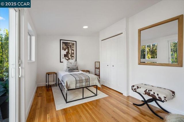 19 Valley View Dr, Orinda, CA 94563