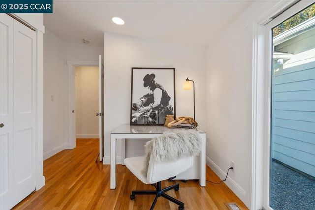 19 Valley View Dr, Orinda, CA 94563