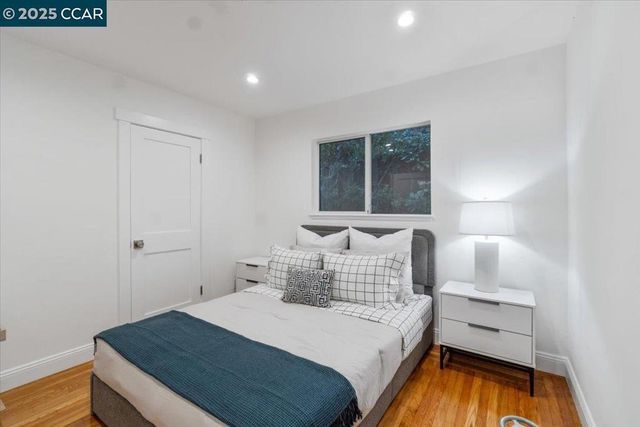 19 Valley View Dr, Orinda, CA 94563