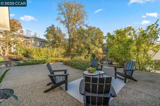 19 Valley View Dr, Orinda, CA 94563