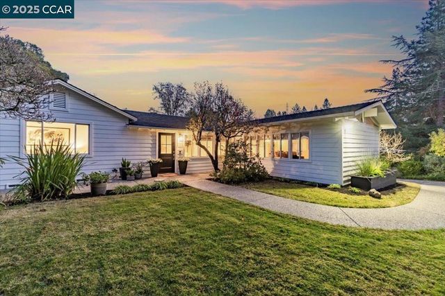 19 Valley View Dr, Orinda, CA 94563