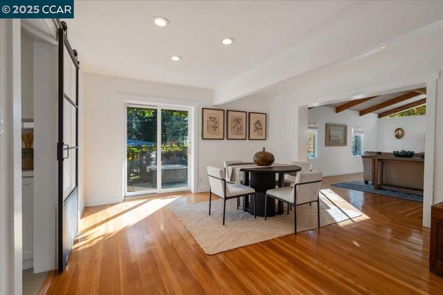 19 Valley View Dr, Orinda, CA 94563