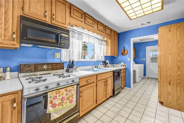 9530 Benson, Montclair, CA 91763
