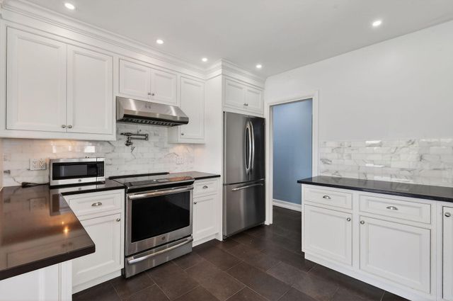 1102 N Golfview Road, Lake Worth Beach, FL 33460