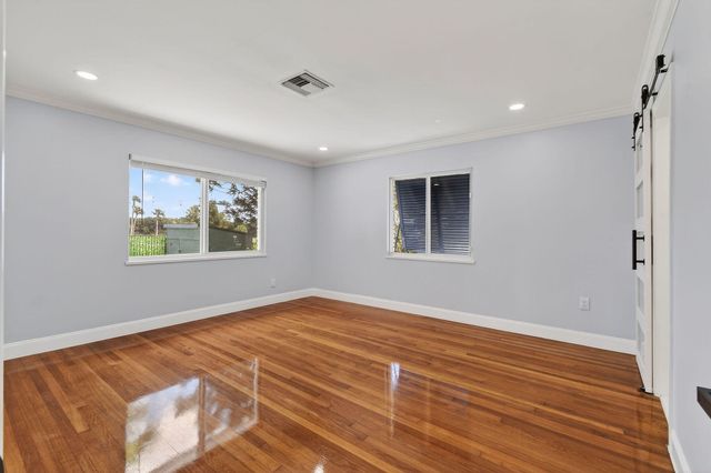 1102 N Golfview Road, Lake Worth Beach, FL 33460