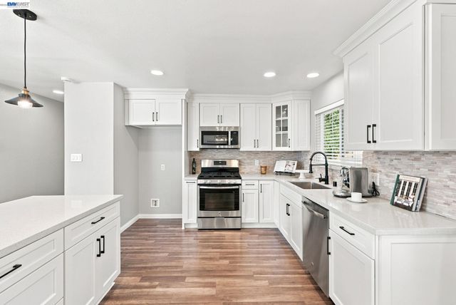 2748 Cryer St, Hayward, CA 94545