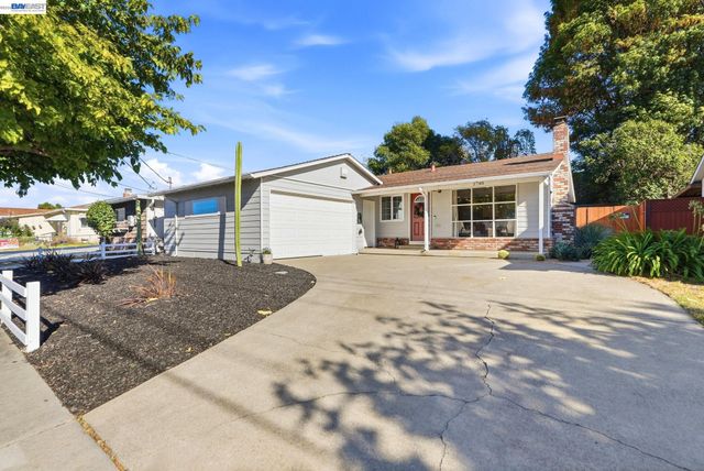 2748 Cryer St, Hayward, CA 94545