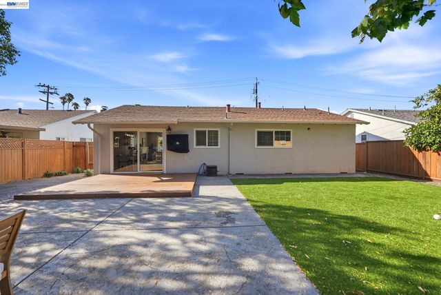 2748 Cryer St, Hayward, CA 94545